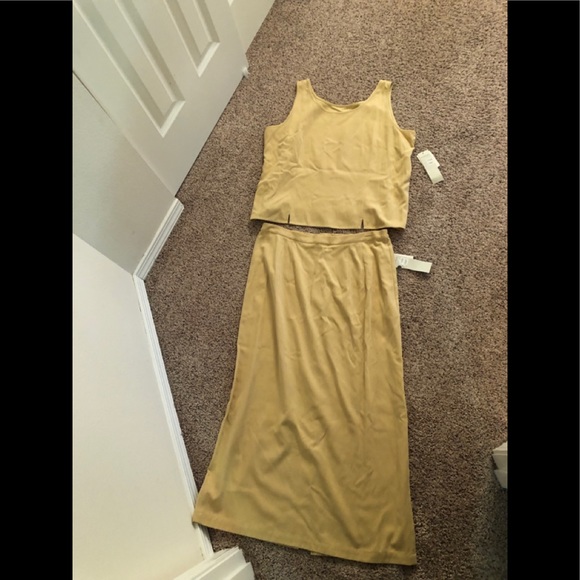 Woman’s outfit new with tags - Picture 1 of 8